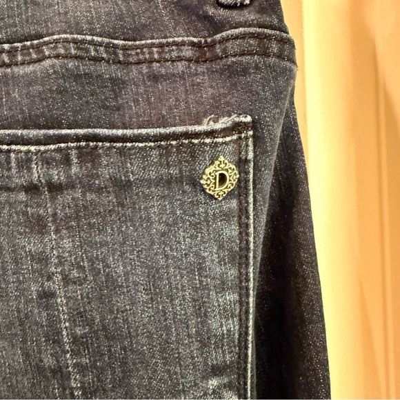 Democracy Dark Indigo Straight Leg Jeans size 6 coolmax material - Picture 3 of 11